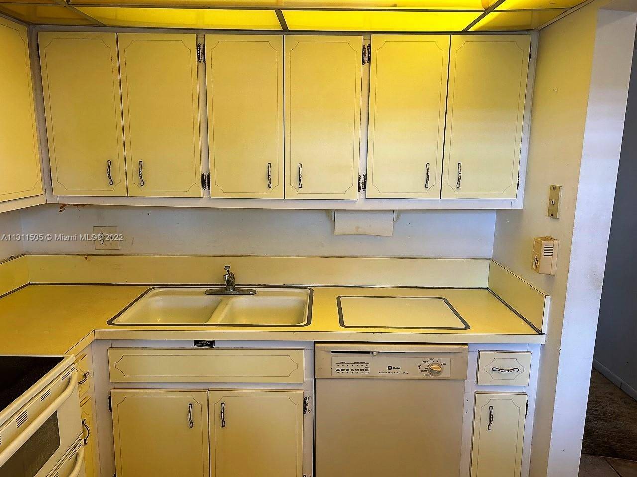 Lauderdale Lakes, FL 33313,2900 NW 47th Ter #208B