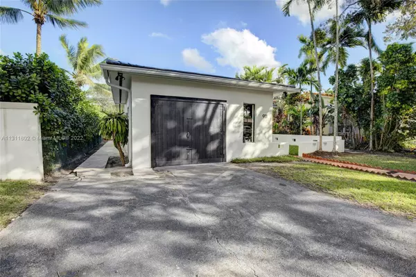 911 Santiago St,  Coral Gables,  FL 33134