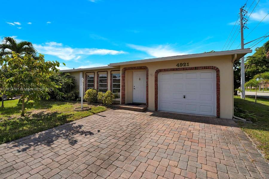 4921 NW 13th Ter, Deerfield Beach, FL 33064