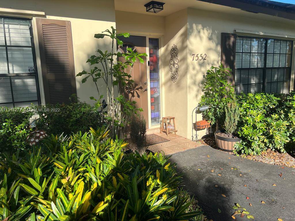 Davie, FL 33317