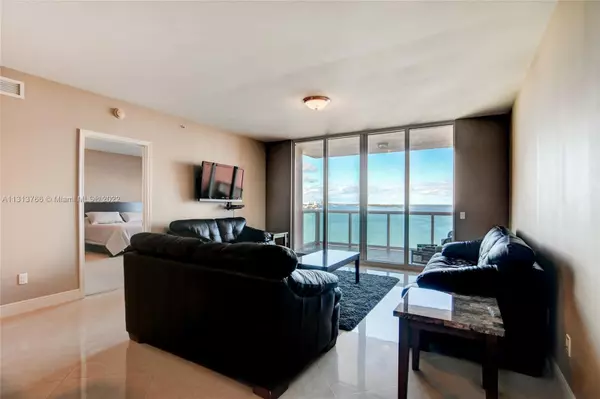 Riviera Beach, FL 33404,2650 Lake Shore Dr #1204