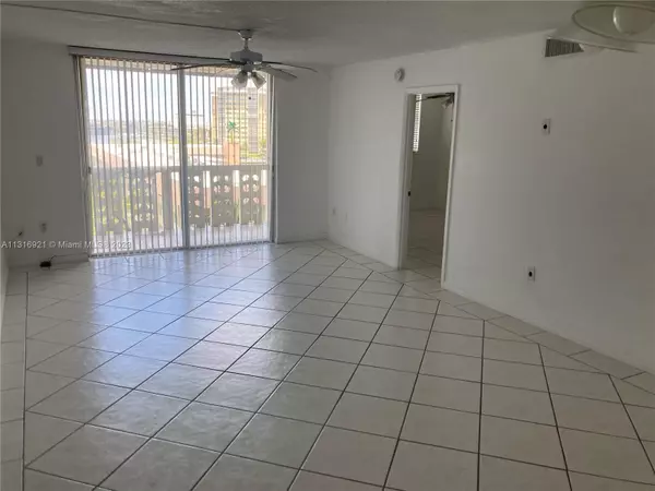 Hallandale Beach, FL 33009,1893 S Ocean Dr #708