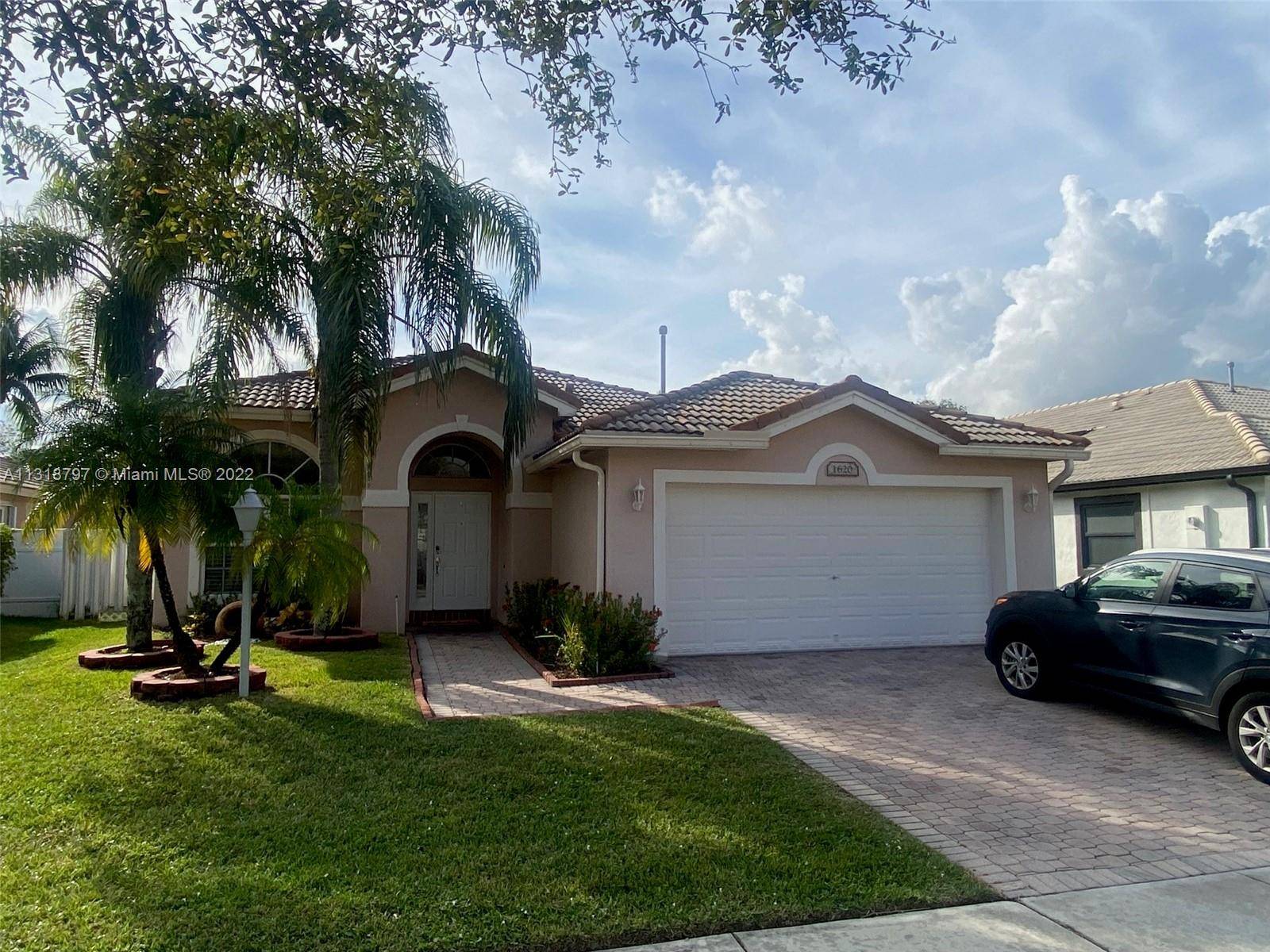 1620 NW 143rd Ter, Pembroke Pines, FL 33028
