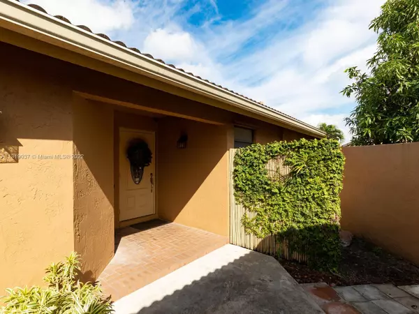 Davie, FL 33331,15011 S Waterford Dr