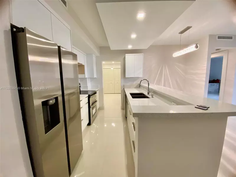 10185 Collins Ave #610+Den, Bal Harbour, FL 33154