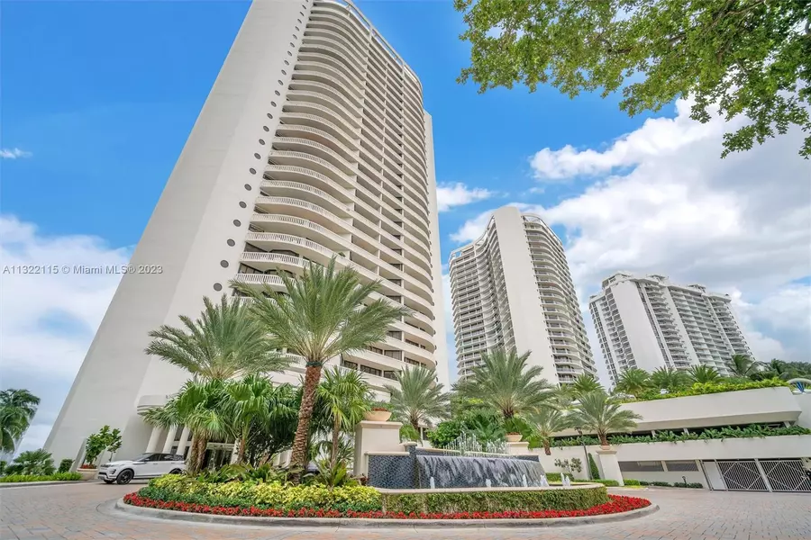 3000 Island Blvd #402, Aventura, FL 33160