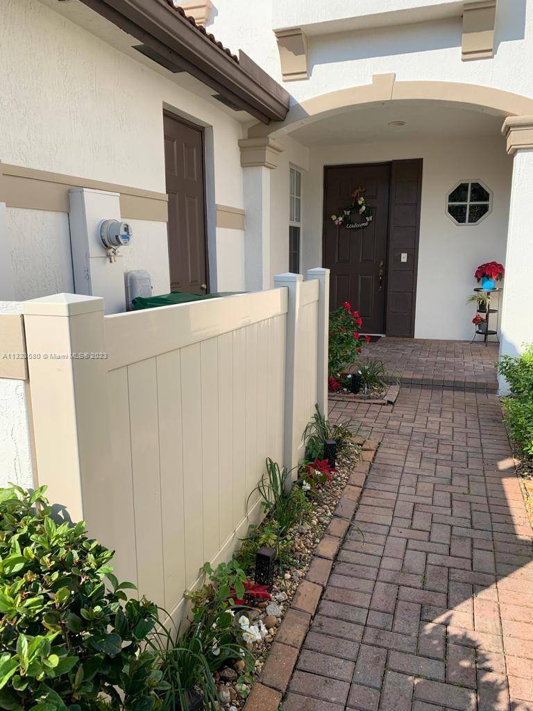 Cooper City, FL 33328,9753 Darlington Pl
