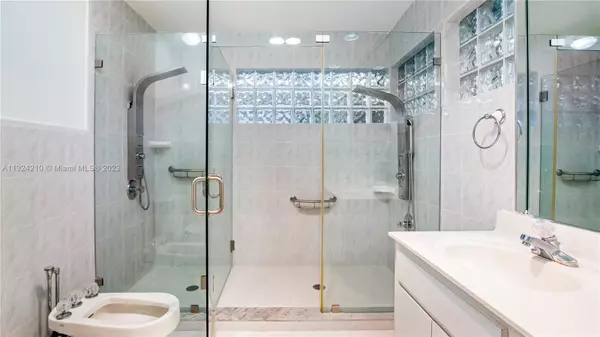 Miami, FL 33144,1070 SW 84th Ct