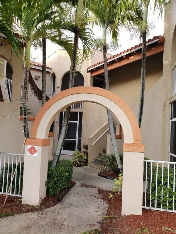 Pembroke Pines, FL 33025,8621 SW 5th St #202