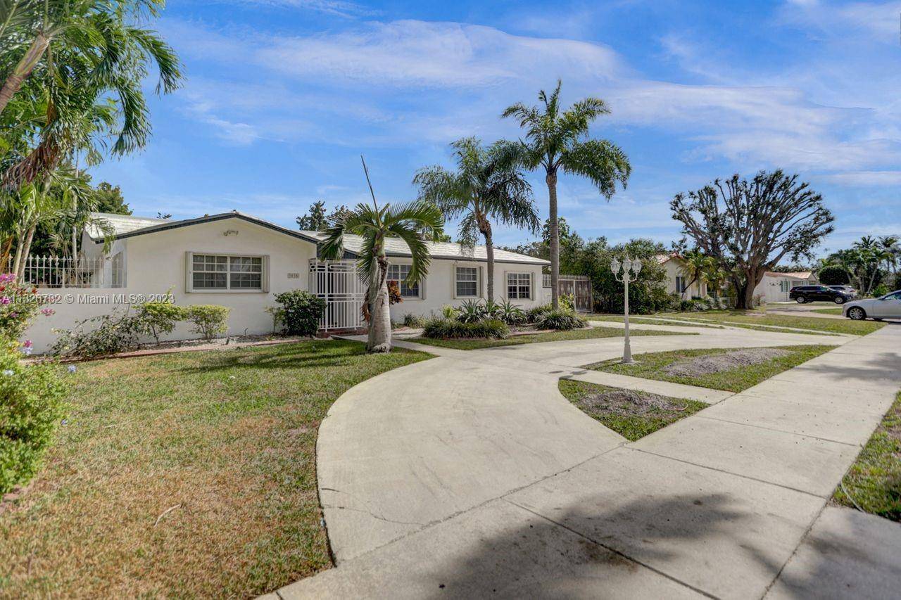 Miami, FL 33165,3035 SW 98th Ct
