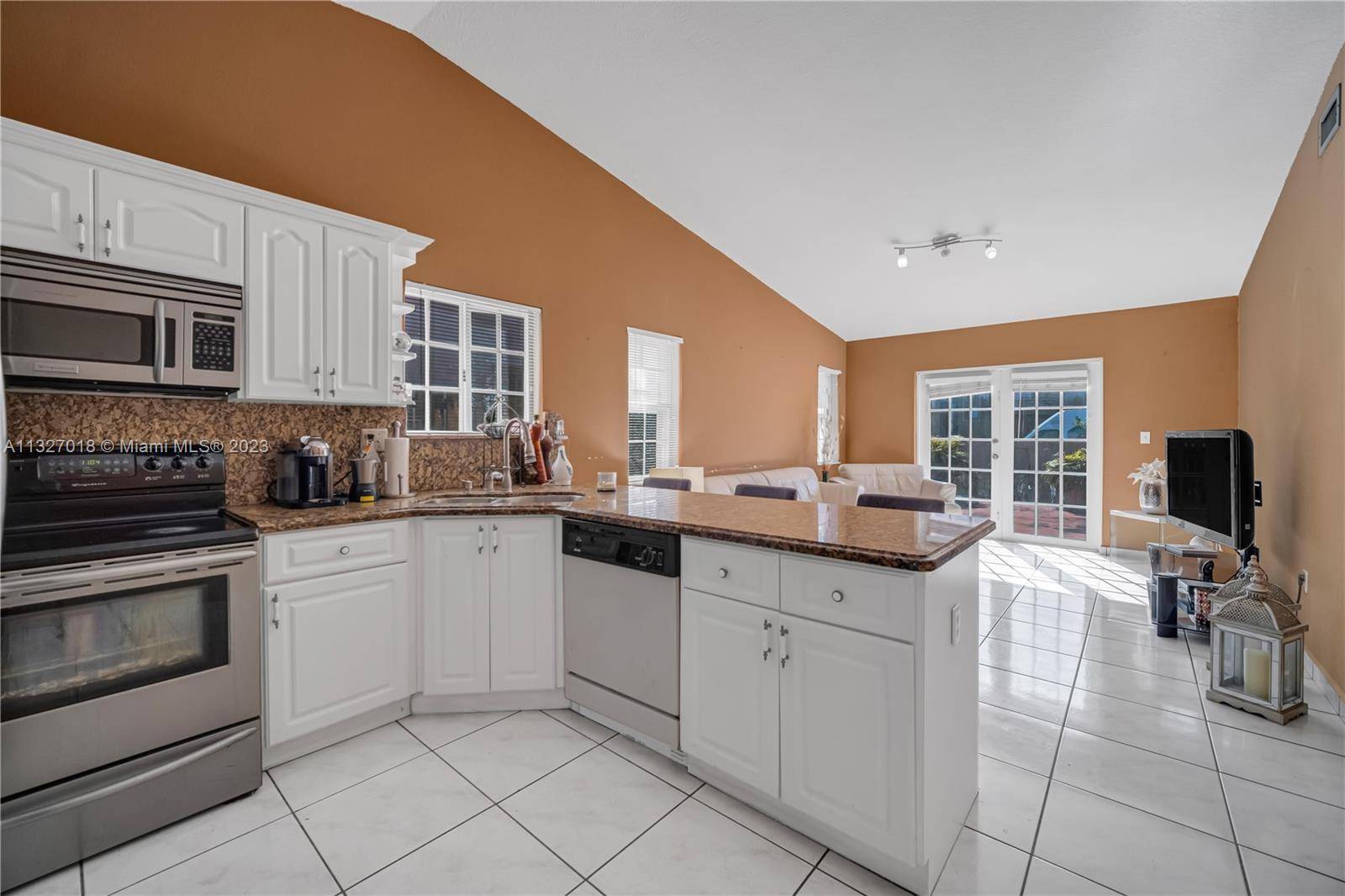 Miami, FL 33175,14542 SW 38th Ln