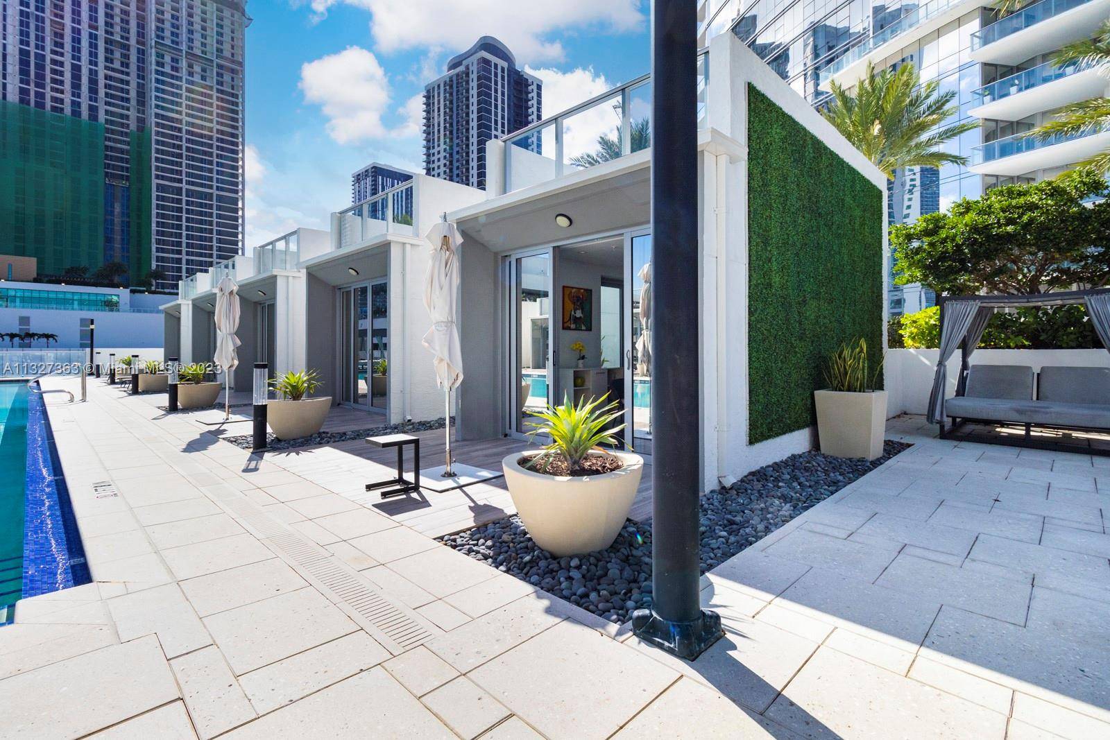 Miami, FL 33132,851 NE 1st Ave #Cabana 2809
