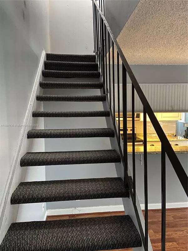 Mangonia Park, FL 33407,826 E Tiffany DR #Unit 2