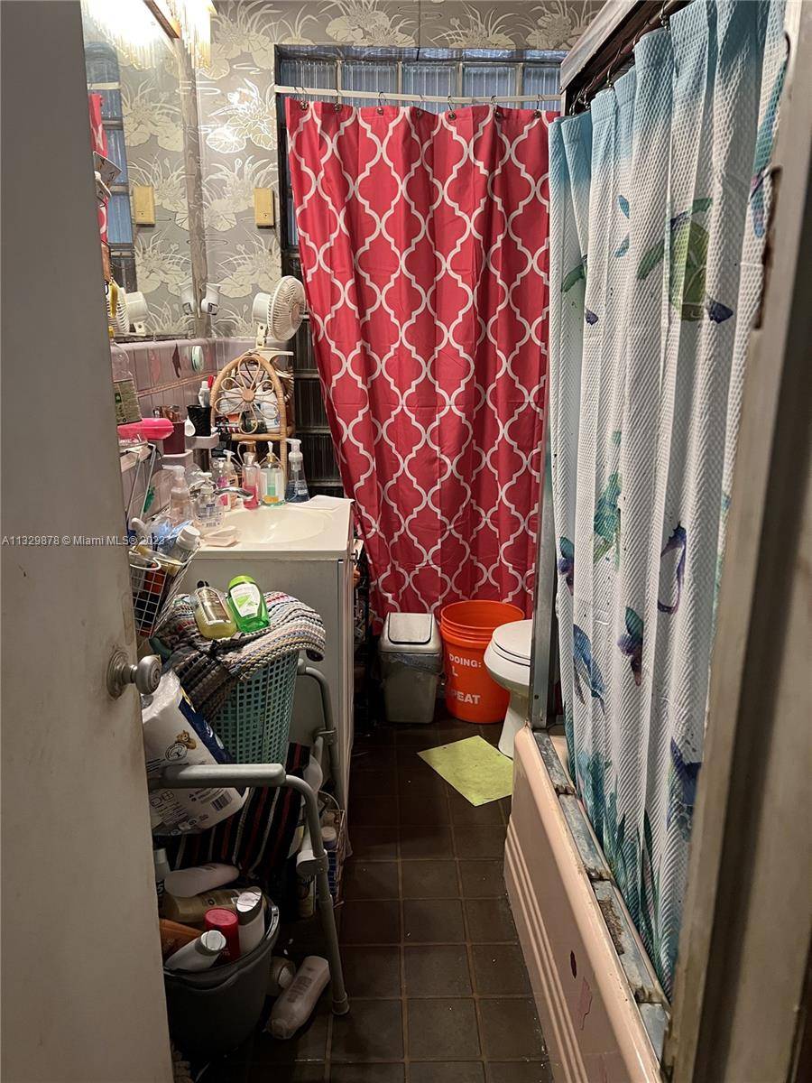 Miami, FL 33162,631 NE 159th St