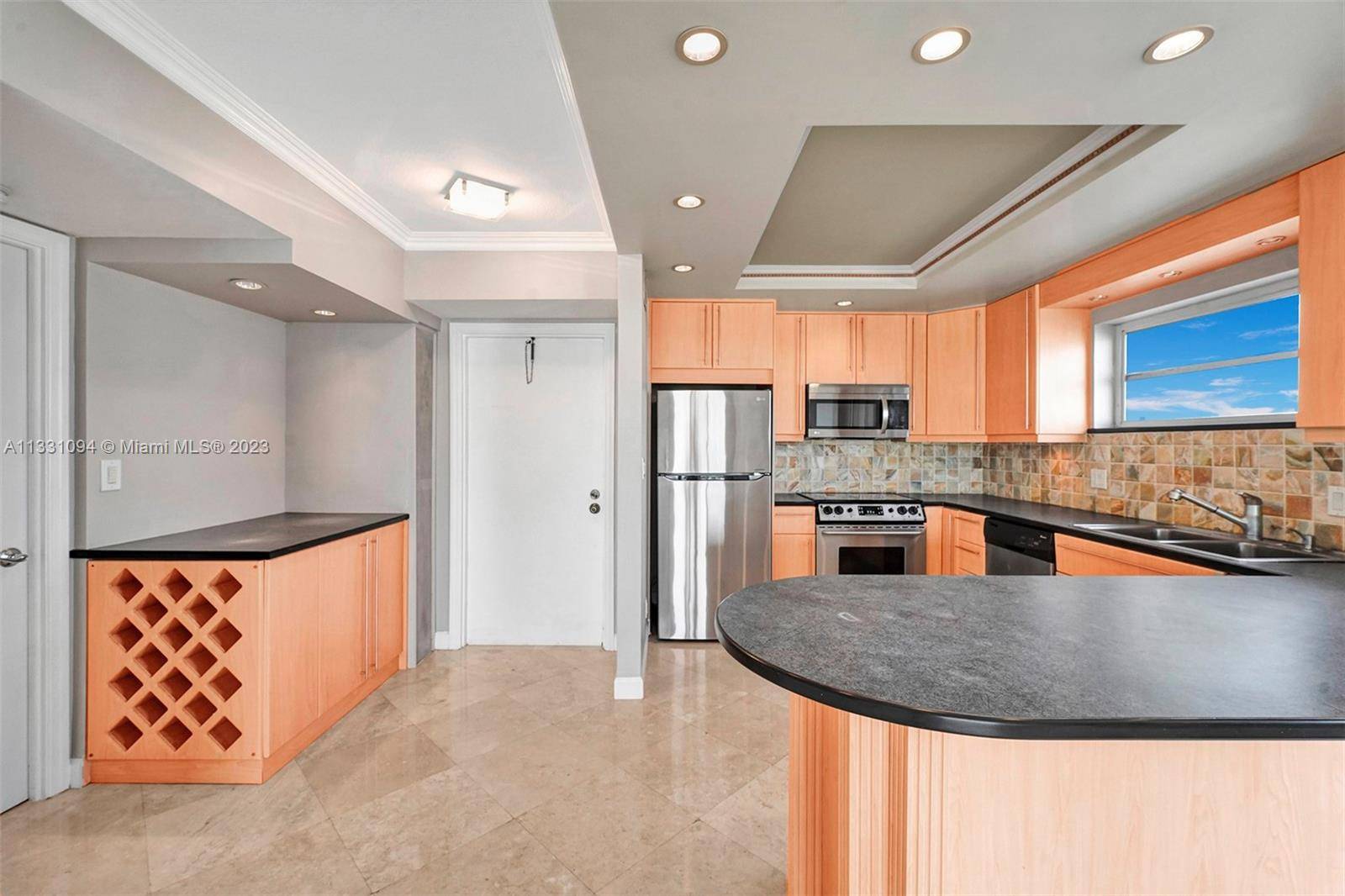 Fort Lauderdale, FL 33308,4800 Bayview Dr #401