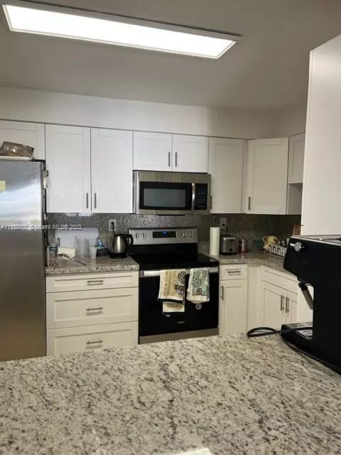 Aventura, FL 33160,18151 NE 31st Ct #1206