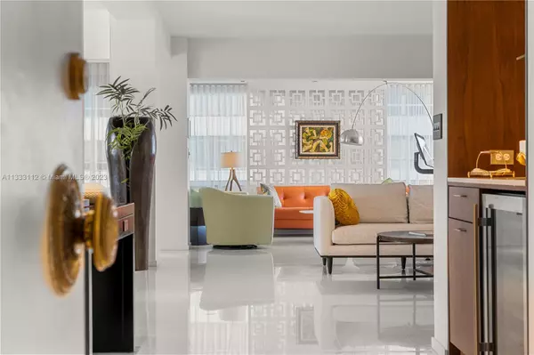 Miami Beach, FL 33139,16 Island Ave #8D