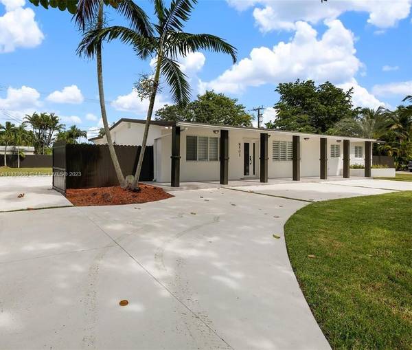 8501 SW 142nd St, Palmetto Bay, FL 33158
