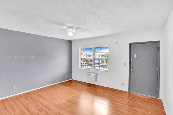 Miami Gardens, FL 33169,55 NW 204th St #14