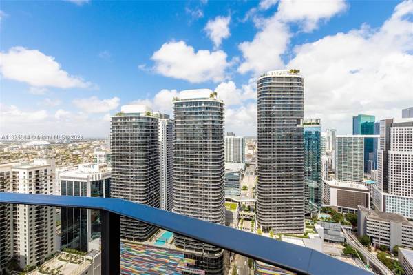 1000 Brickell Plz #4412, Miami, FL 33131