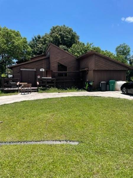 2301 SE Addison St, Port St. Lucie, FL 34984