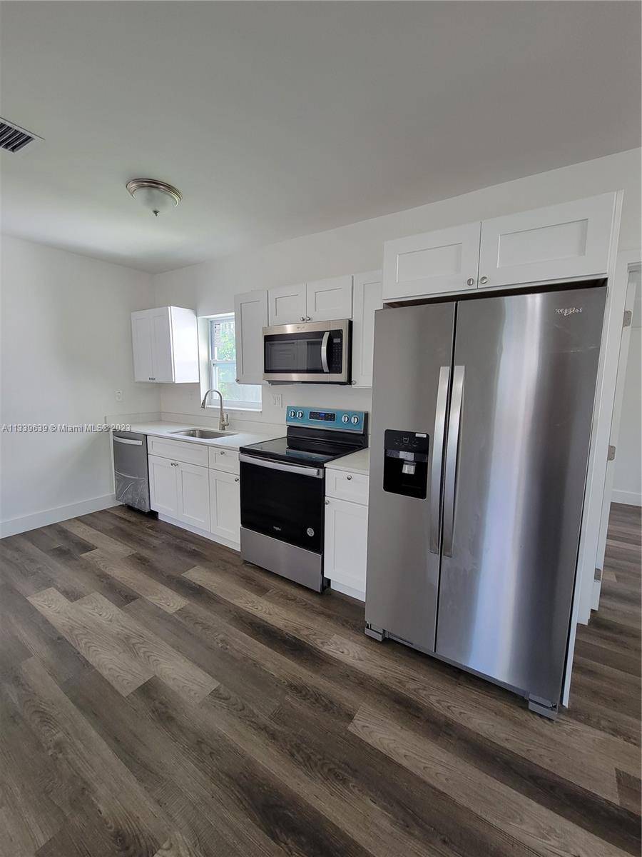 North Miami Beach, FL 33162,1332 NE 178th St