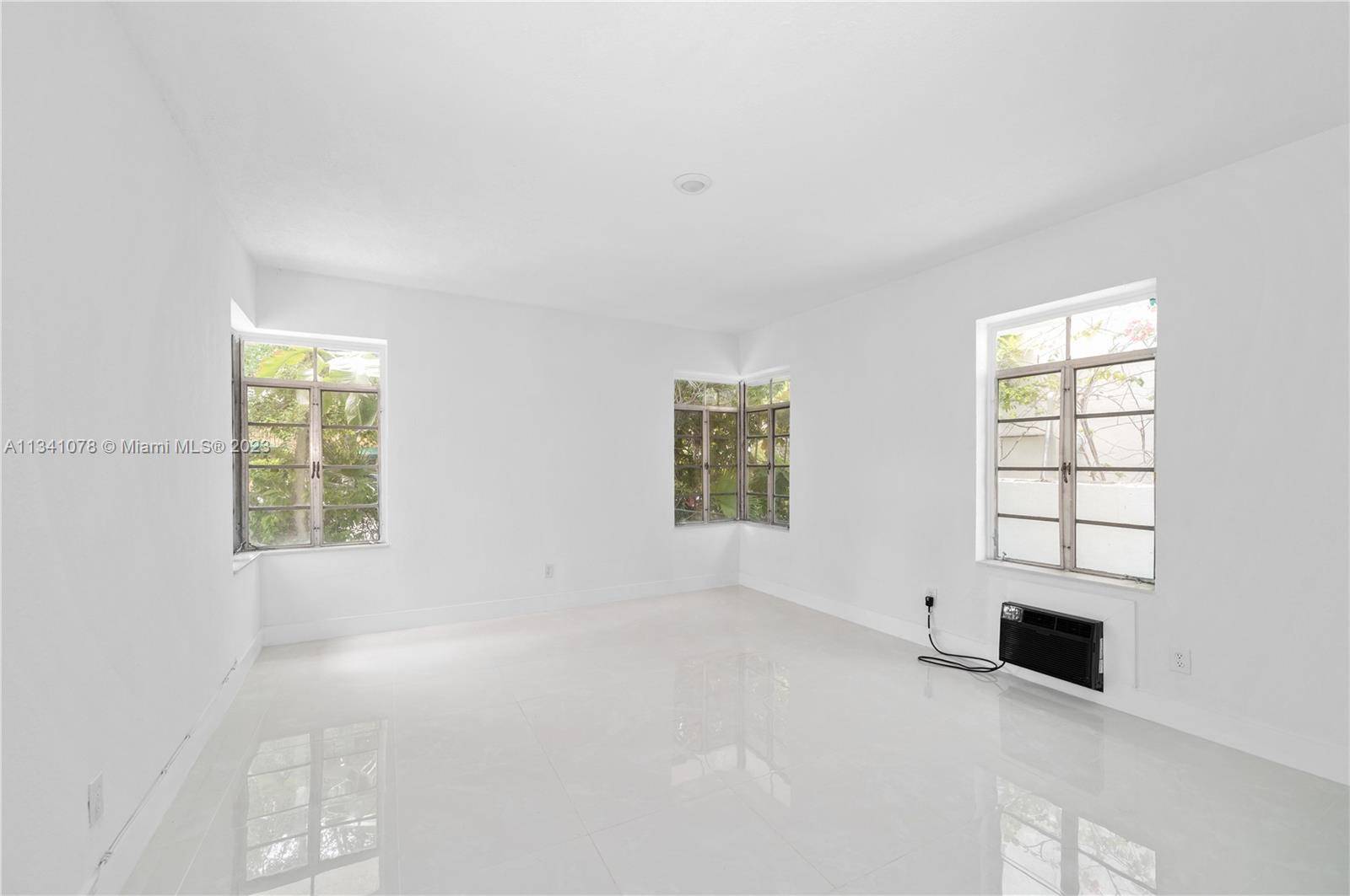 Miami Beach, FL 33139,825 Jefferson Ave #1