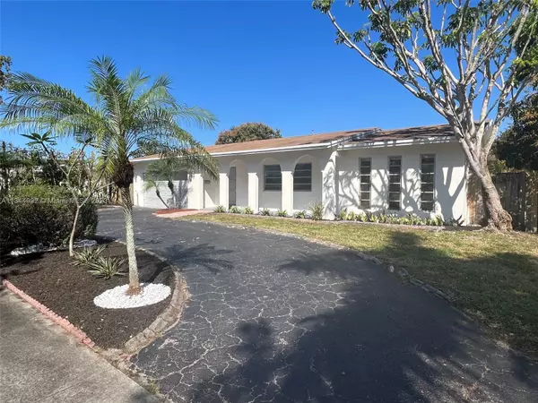 Plantation, FL 33317,5281 SW 7th