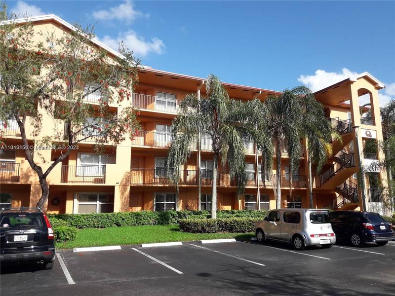 601 SW 142nd Ave #209Q, Pembroke Pines, FL 33027