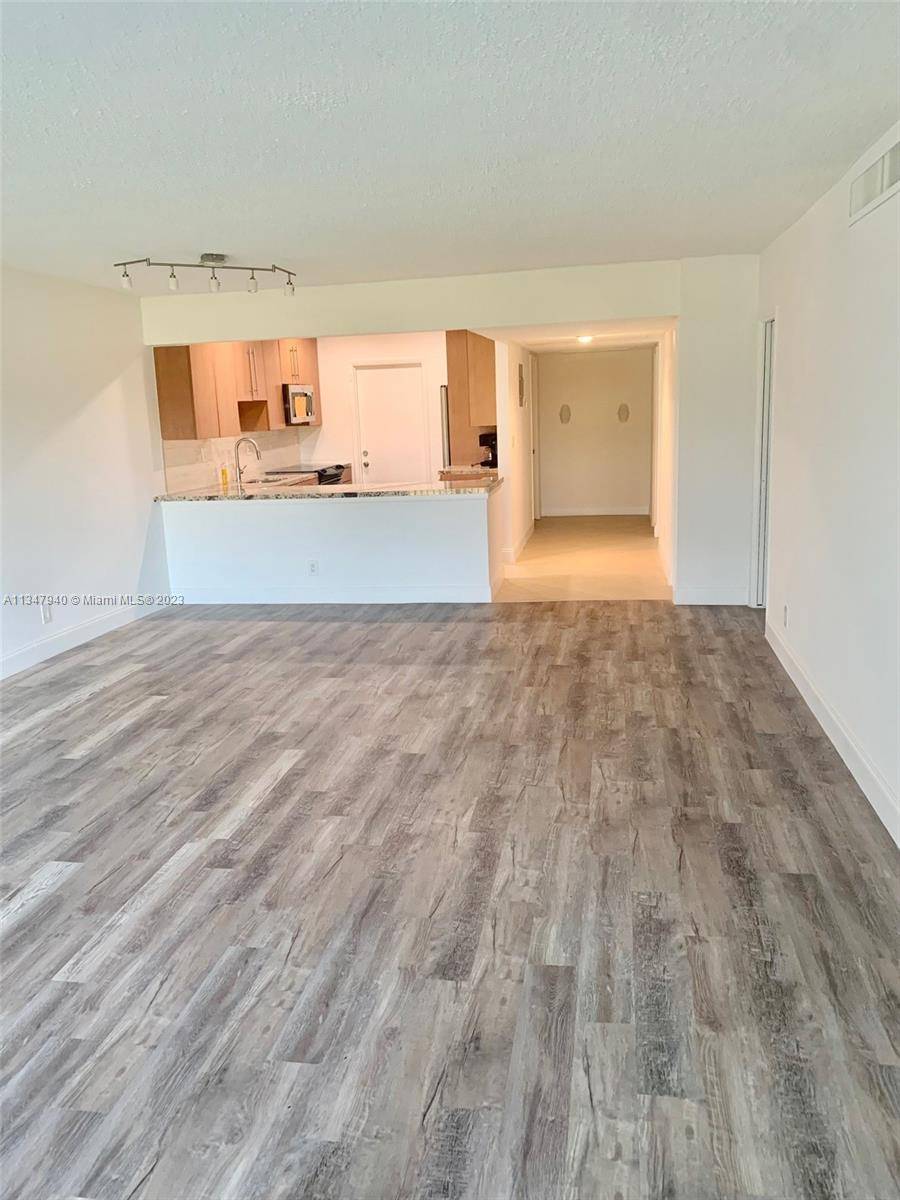 Pompano Beach, FL 33069,2850 N Palm Aire Dr #307