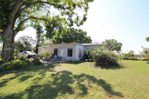 Okeechobee, FL 34974,790 NE 78th Way