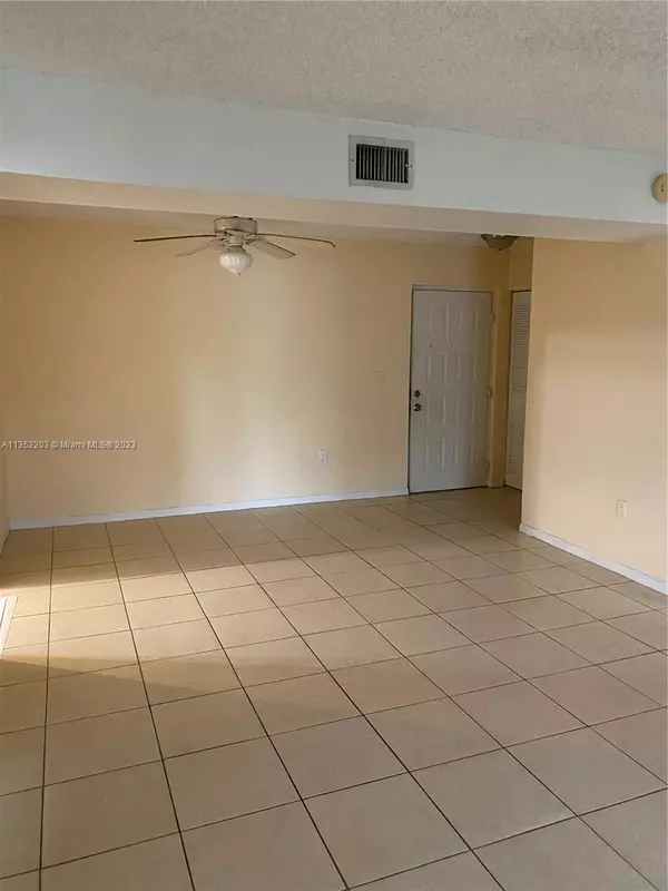 Plantation, FL 33324,721 N Pine Island Rd #121