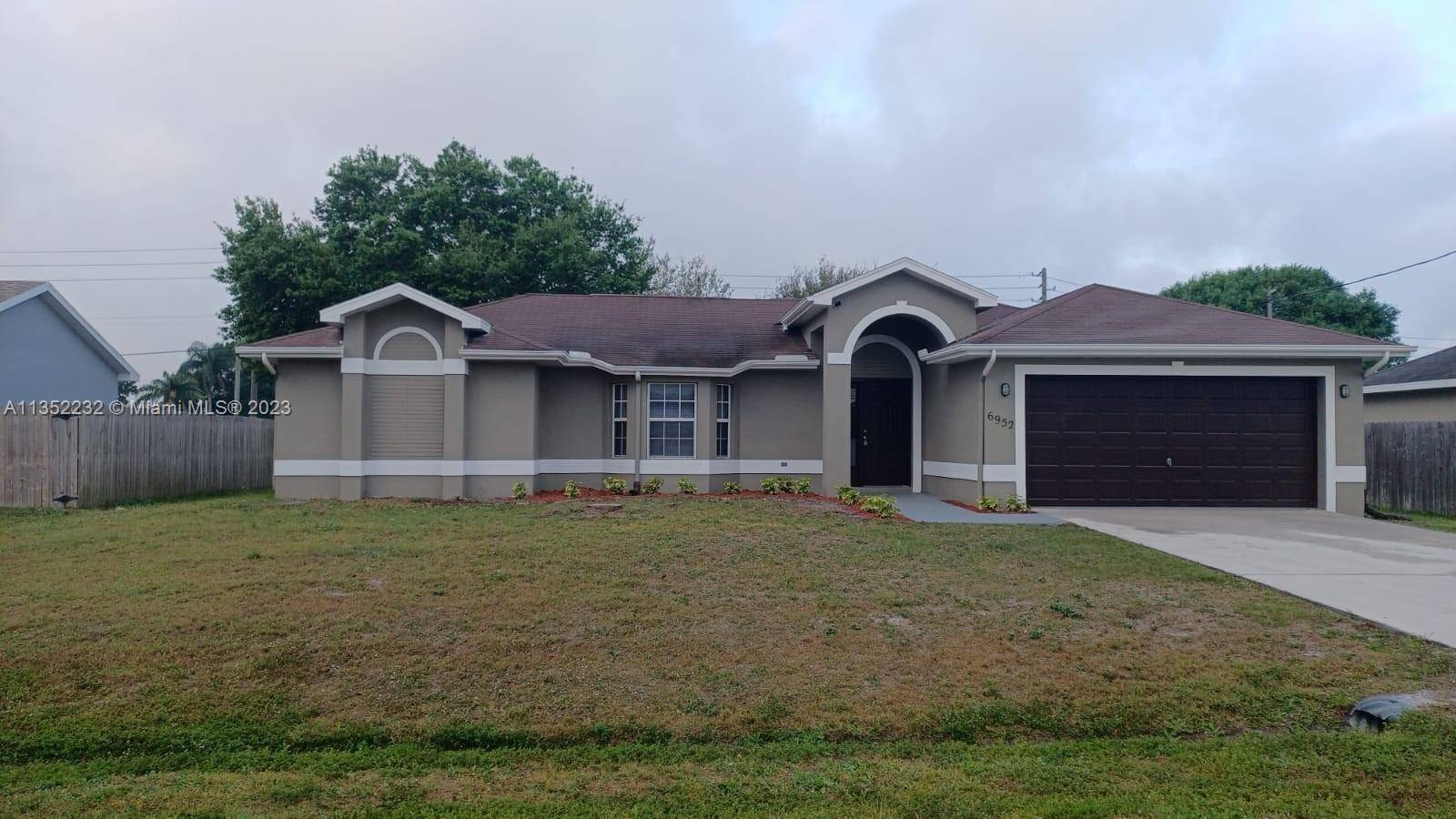 6952 NW Daffodil Ln, Port St. Lucie, FL 34983
