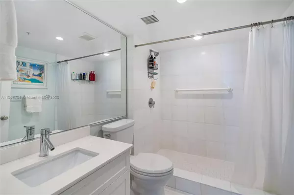 Miami Beach, FL 33139,1900 Sunset Harbour Dr #1007