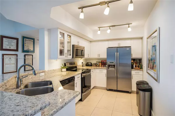 Miami Beach, FL 33139,1900 Sunset Harbour Dr #1007