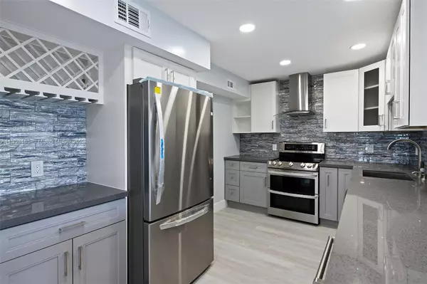 Fort Lauderdale, FL 33305,1881 Middle River Dr #706