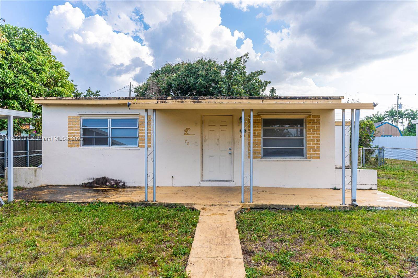 574 E 64th St, Hialeah, FL 33013