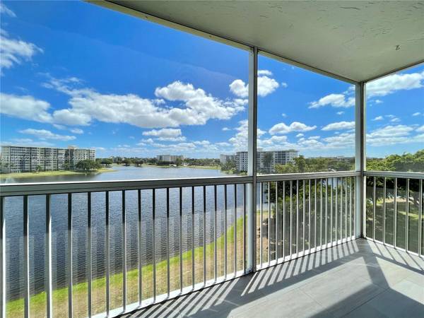 3091 N Course Dr #605,  Pompano Beach,  FL 33069