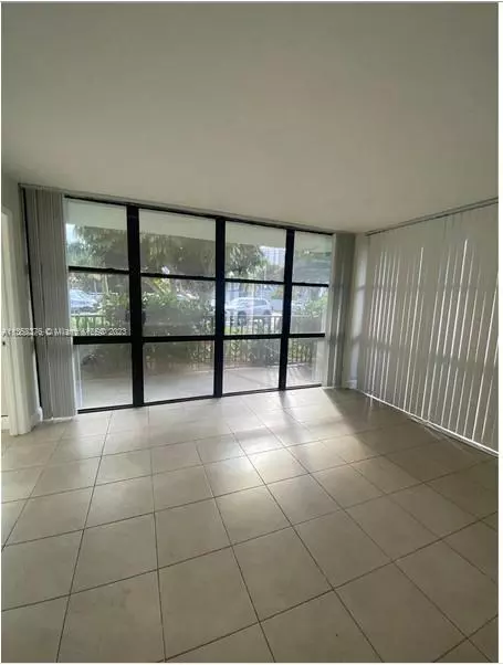 Hallandale Beach, FL 33009,800 Parkview Dr #131