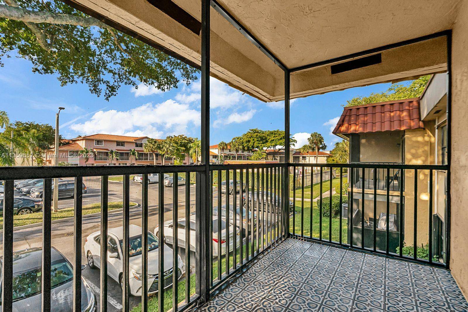 Miami, FL 33196,9728 Hammocks Blvd #201-27