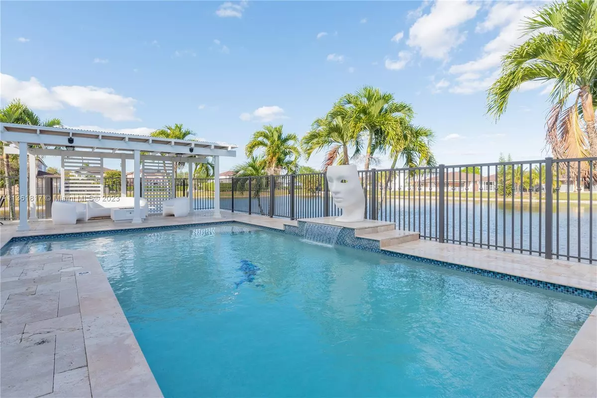 Miami, FL 33184,Address not disclosed