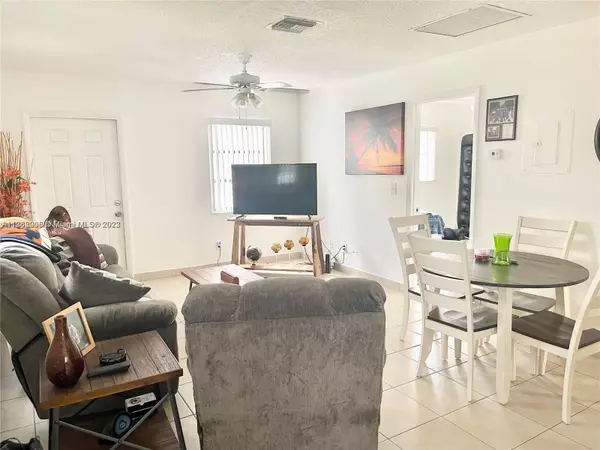 Hollywood, FL 33020,1670 Harding St