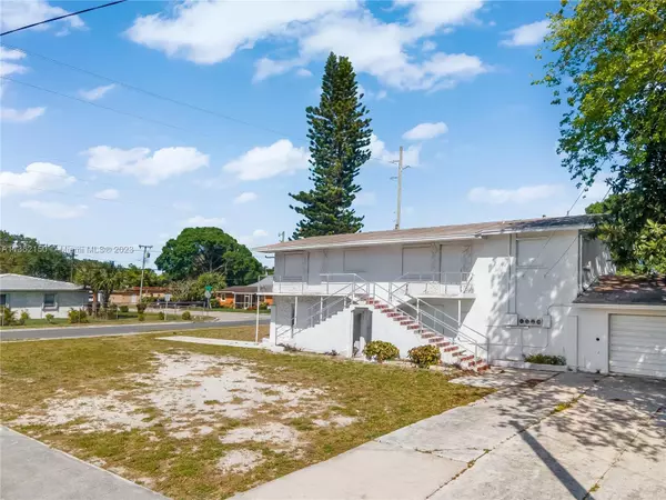 Fort Pierce, FL 34950,1423 E Avenue  E