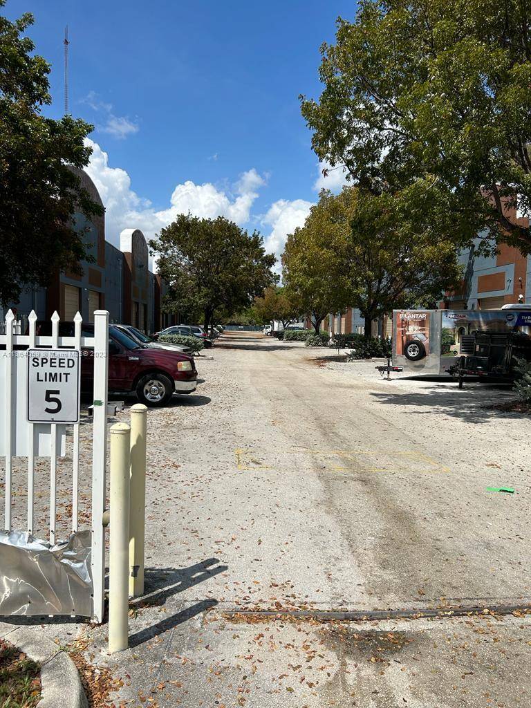 Miami Gardens, FL 33169,20200 NW 2nd Ave #C6