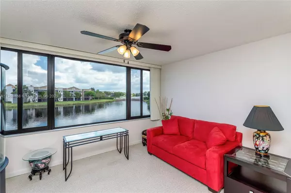 Tamarac, FL 33321,10732 W Clairmont Cir #209