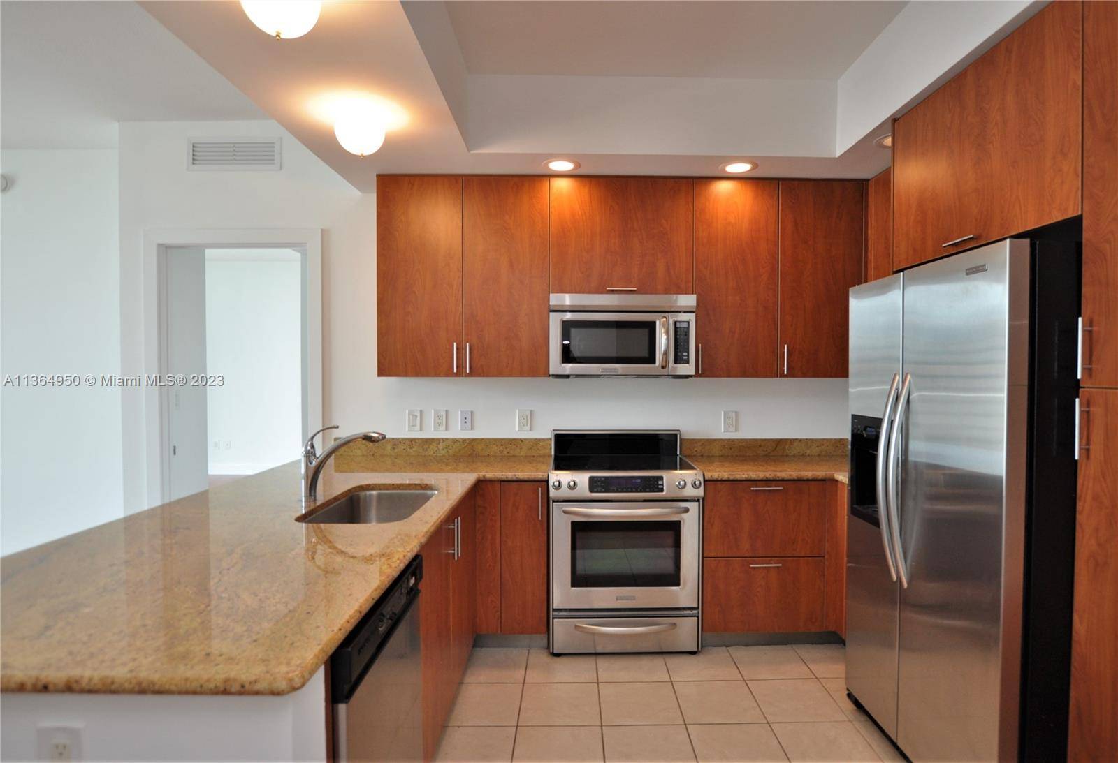 Fort Lauderdale, FL 33301,315 NE 3rd Ave #2004