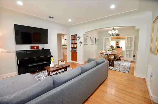 Miami, FL 33155,5888 SW 27th St