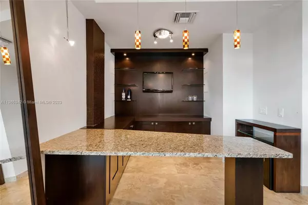 Surfside, FL 33154,9499 Collins Ave #PH-07