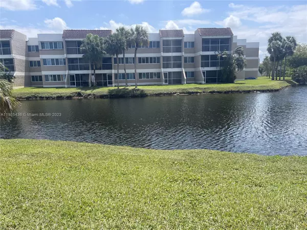 Weston, FL 33326,150 Lakeview Dr #104