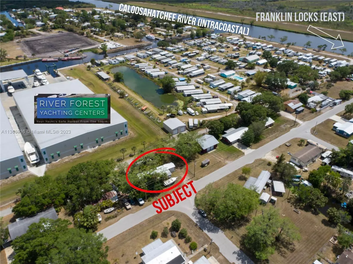 Moore Haven, FL 33471,1169 Riverview Dr